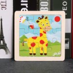 Un Puzzle en Bois Animaux avec une girafe dessus.