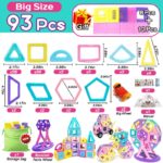 Un ensemble de Jouet de Construction Magnétique Éducatif pour un jeu éducatif avec une variété de formes et de tailles.