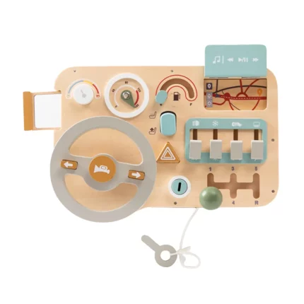 Un jouet en bois avec un volant et un volant.