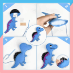 Créez un joli dinosaure en feutre bleu en le cousant et en le rembourrant avec le Kit de Couture Enfants - Porte-clés à Faire Soi-Même en Sécurité - qui comprend tout le matériel, les instructions et qui est parfait pour un projet de couture facile pour les enfants ou un porte-clés DIY.