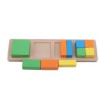 Le puzzle préscolaire "Formes rectangles colorés" propose des pièces en bois vertes, oranges, bleues et jaunes disposées soigneusement dans un plateau à fentes.